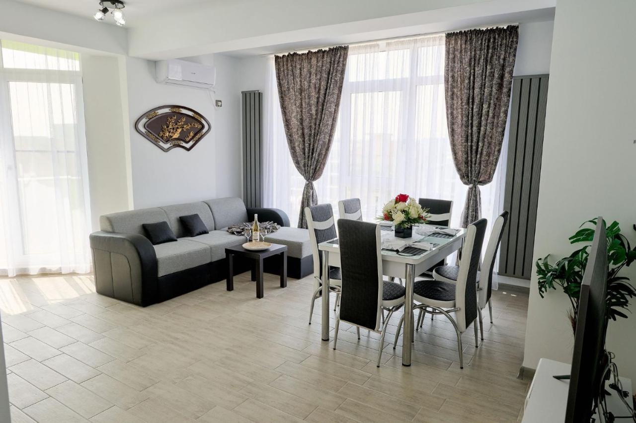Moon Sea View Apartment - Spa N Pools Resort Mamaia Esterno foto