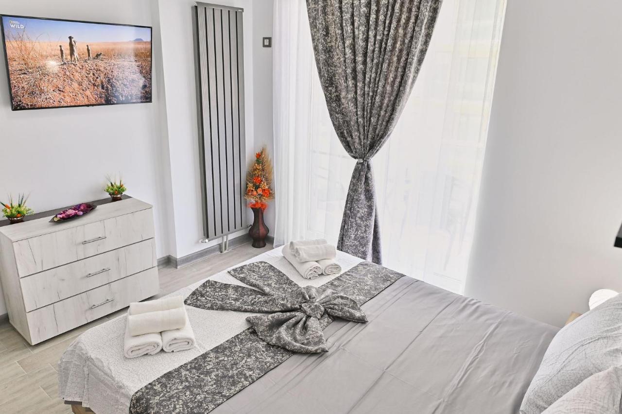 Moon Sea View Apartment - Spa N Pools Resort Mamaia Esterno foto