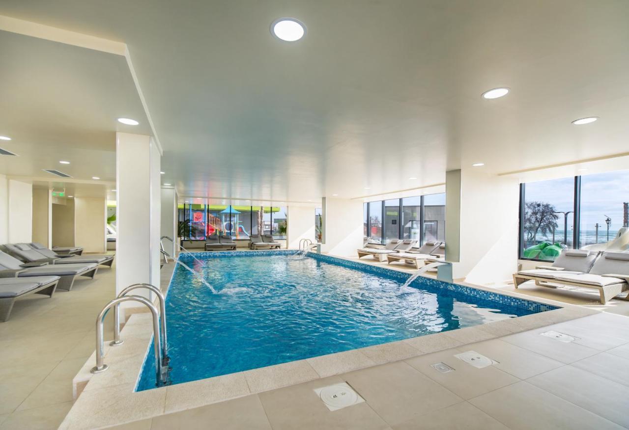 Moon Sea View Apartment - Spa N Pools Resort Mamaia Esterno foto