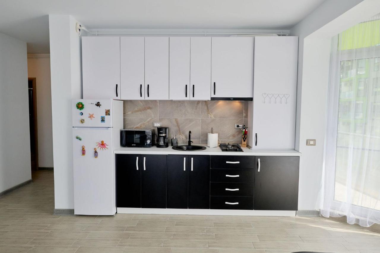 Moon Sea View Apartment - Spa N Pools Resort Mamaia Esterno foto