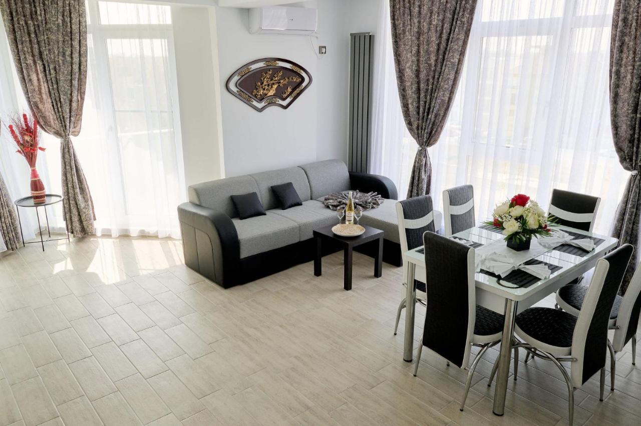 Moon Sea View Apartment - Spa N Pools Resort Mamaia Esterno foto