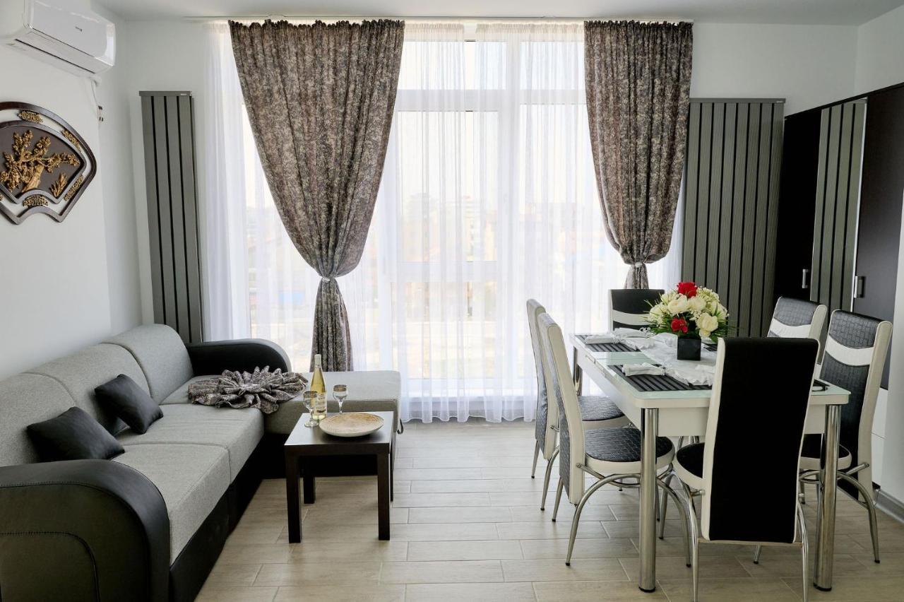 Moon Sea View Apartment - Spa N Pools Resort Mamaia Esterno foto