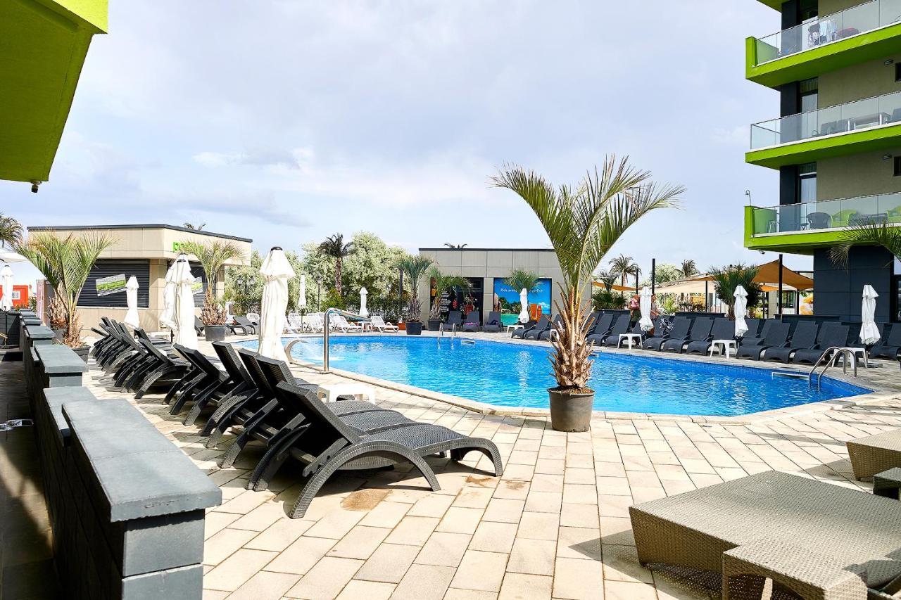 Moon Sea View Apartment - Spa N Pools Resort Mamaia Esterno foto
